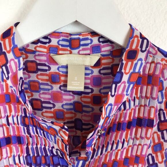 Banana Republic Bright Geometric Sheer Sleeveless Pintuck Blouse S - Picture 4 of 4